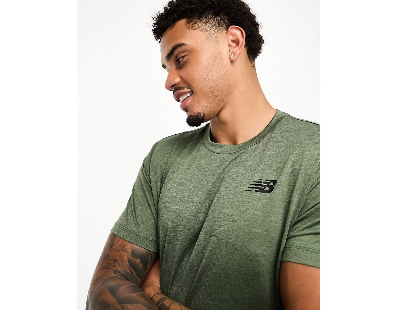 

Зеленая футболка New Balance Tenacity Football Training