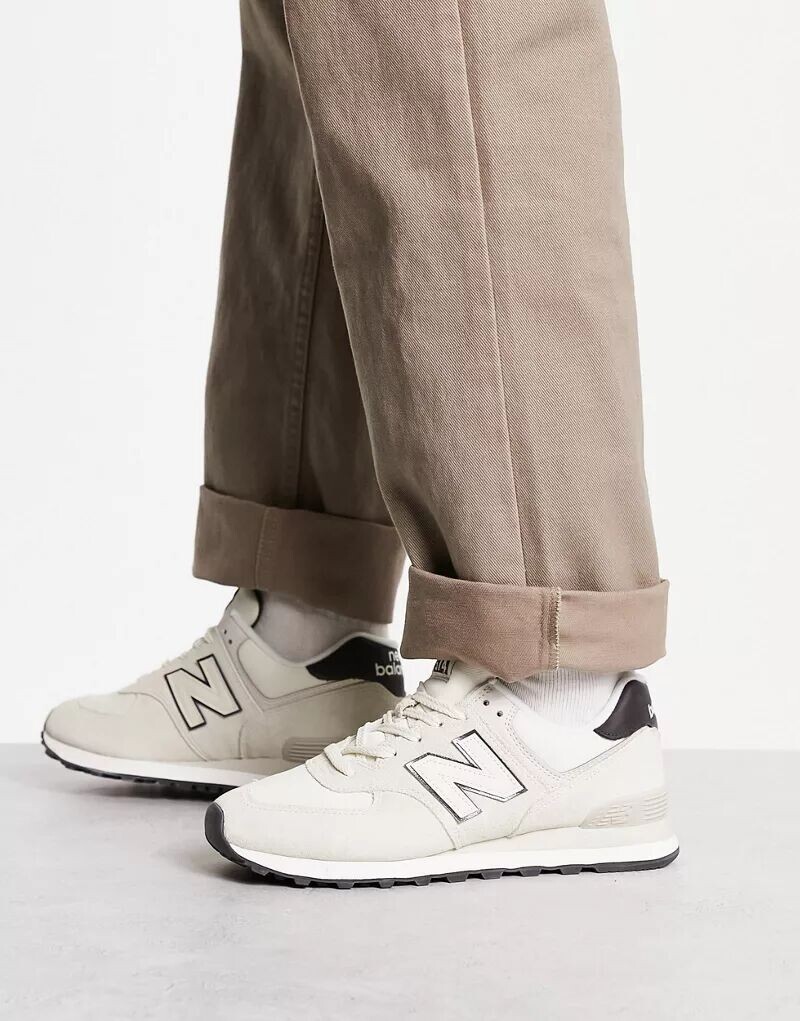

Бело-черные кроссовки New Balance 574