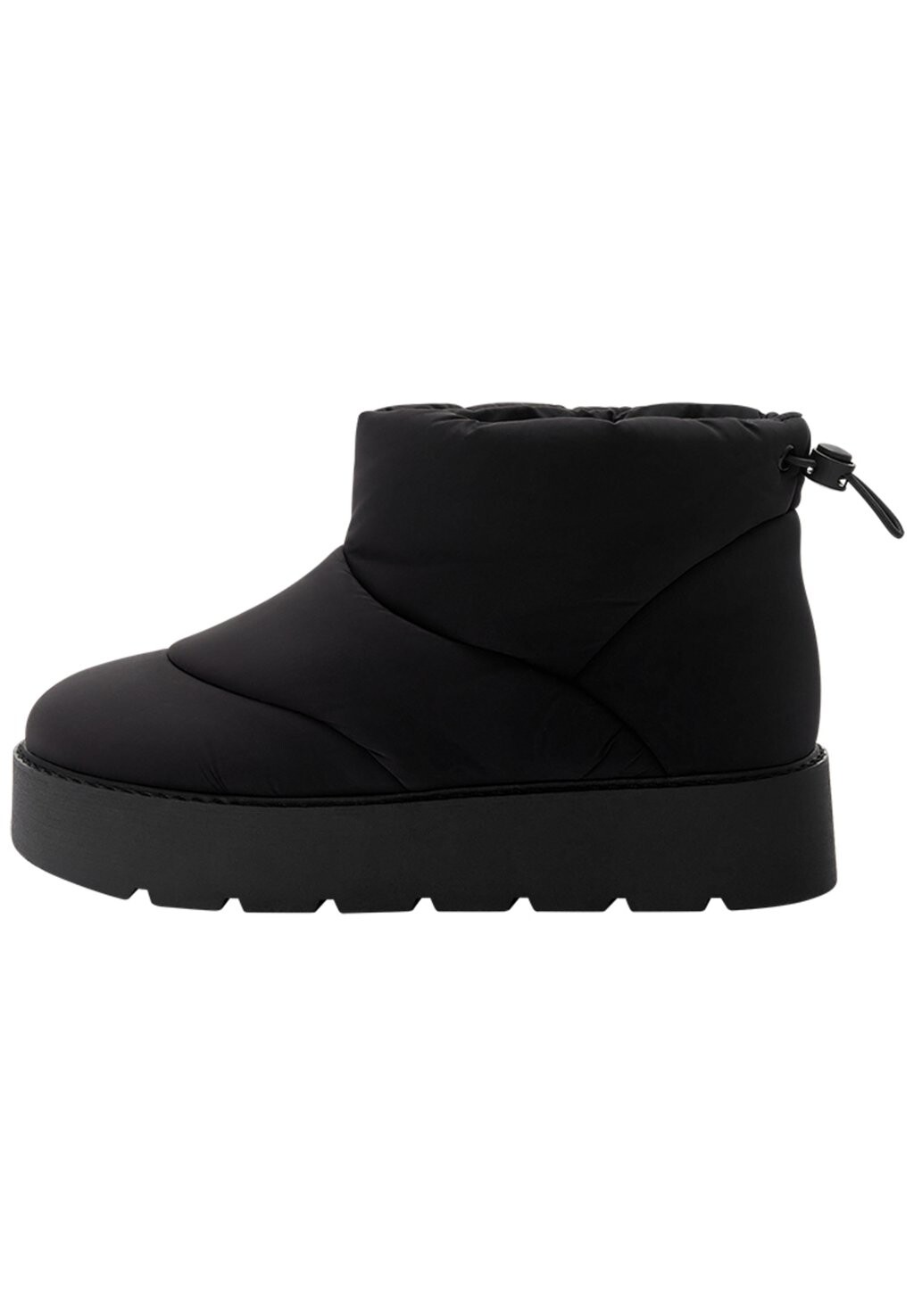 

Зимние ботинки Padded PULL&BEAR, черный