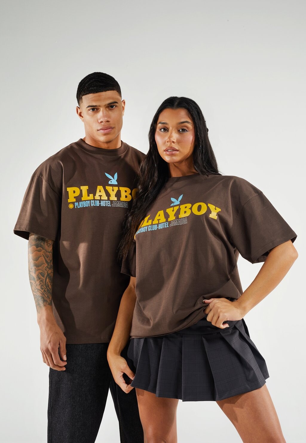 

Футболка с принтом Playboy Unisex LEGACY STUDIOS, коричневый