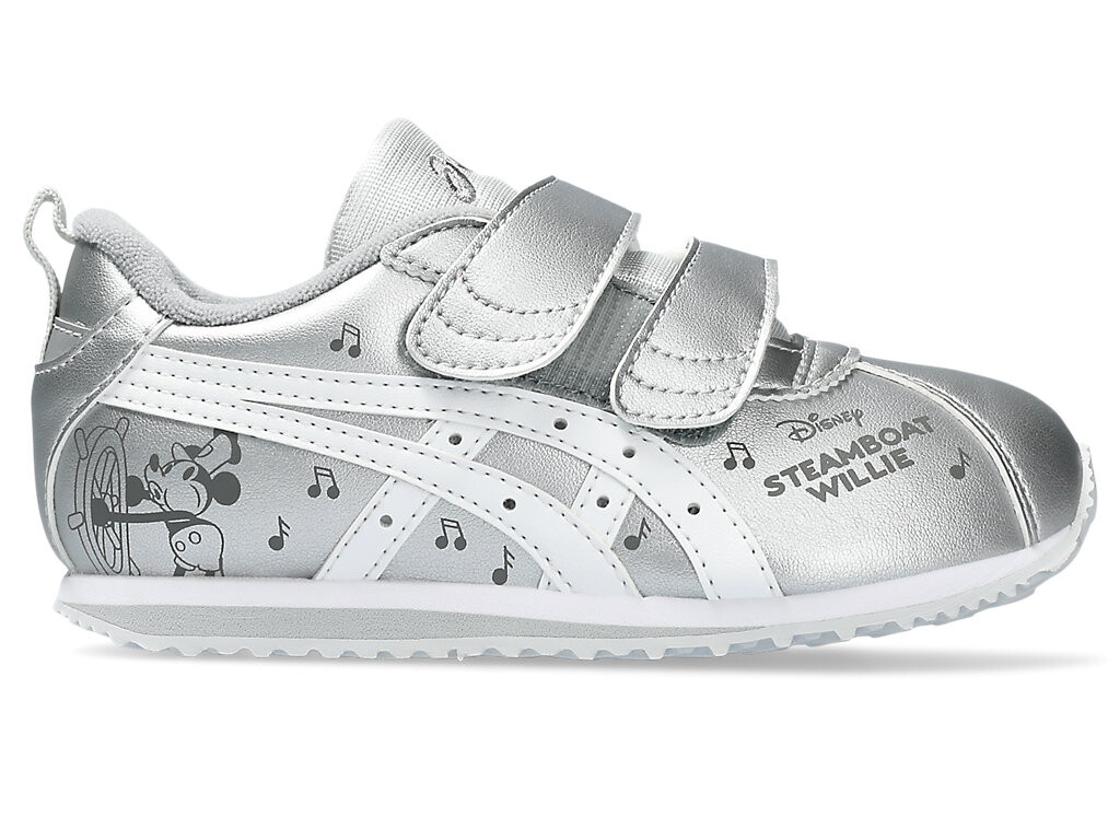 

Кроссовки Asics