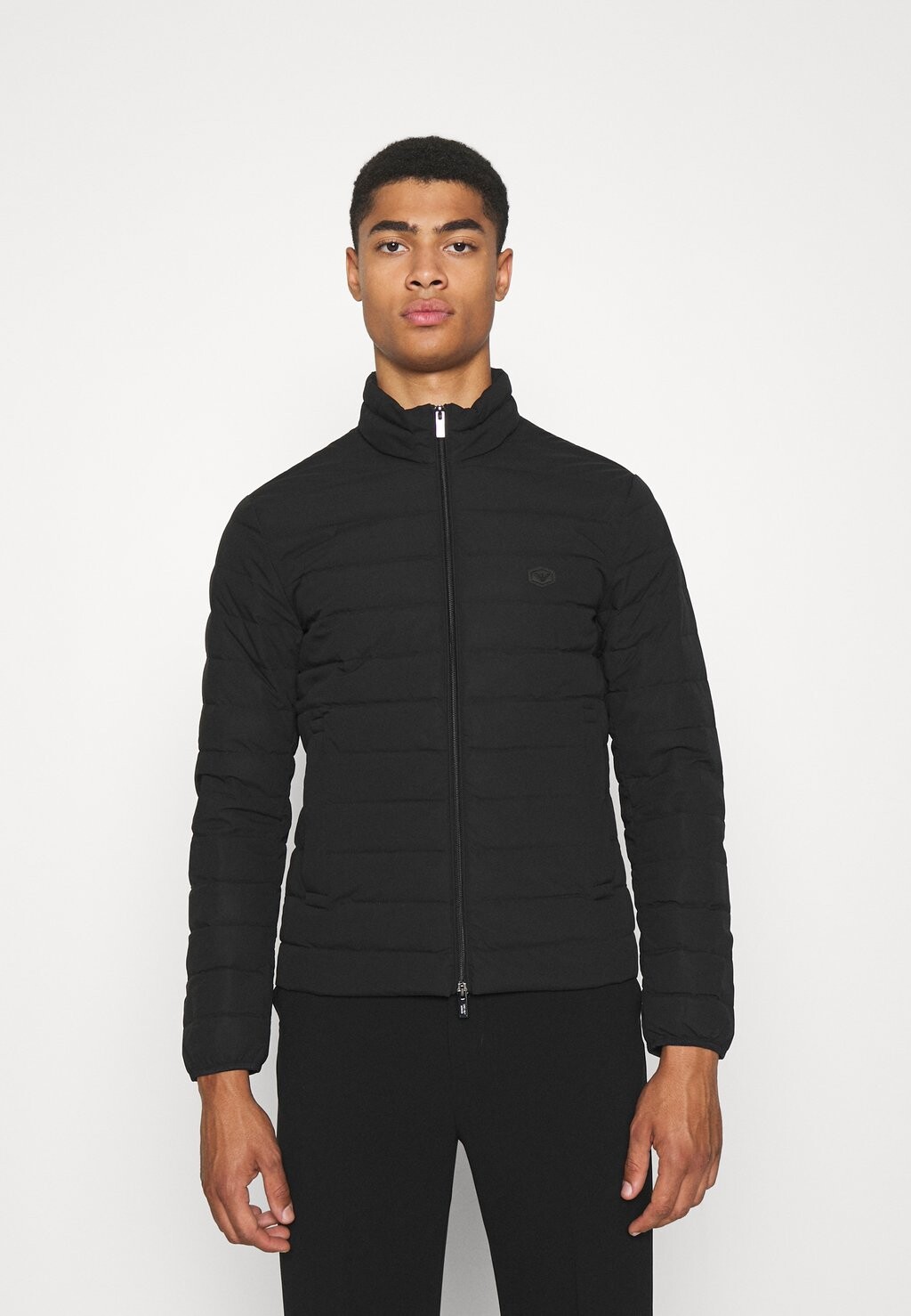 

Пуховик Emporio Armani