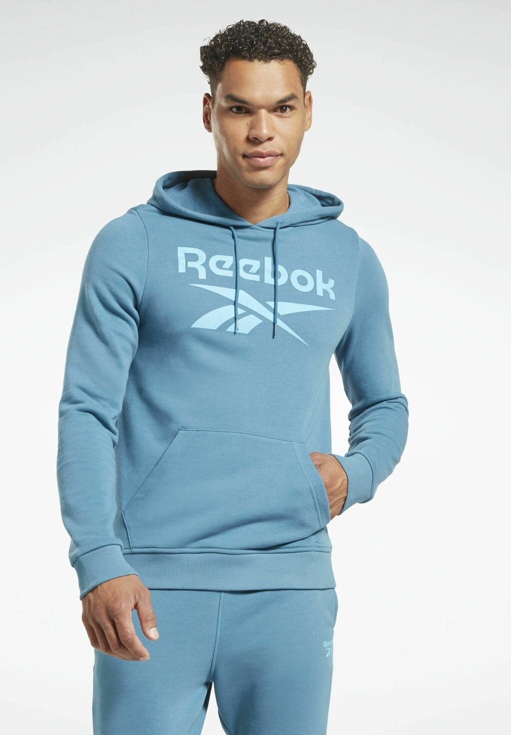 

Толстовка с капюшоном Reebok