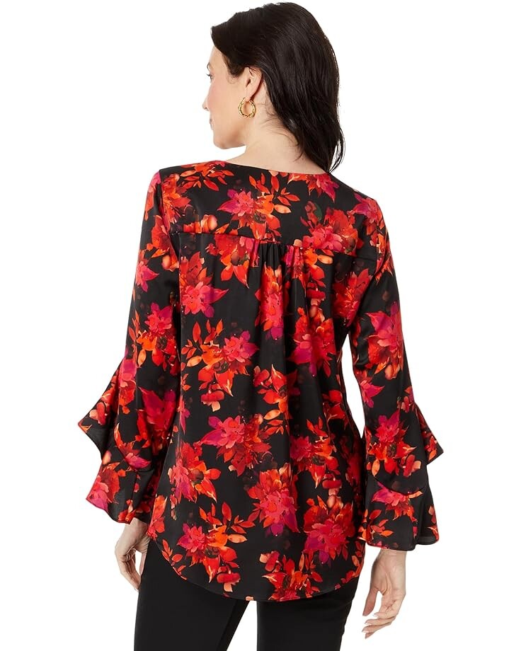 

Блуза Vince Camuto V-Neck Double Layer Hem Blouse, цвет Rich Black