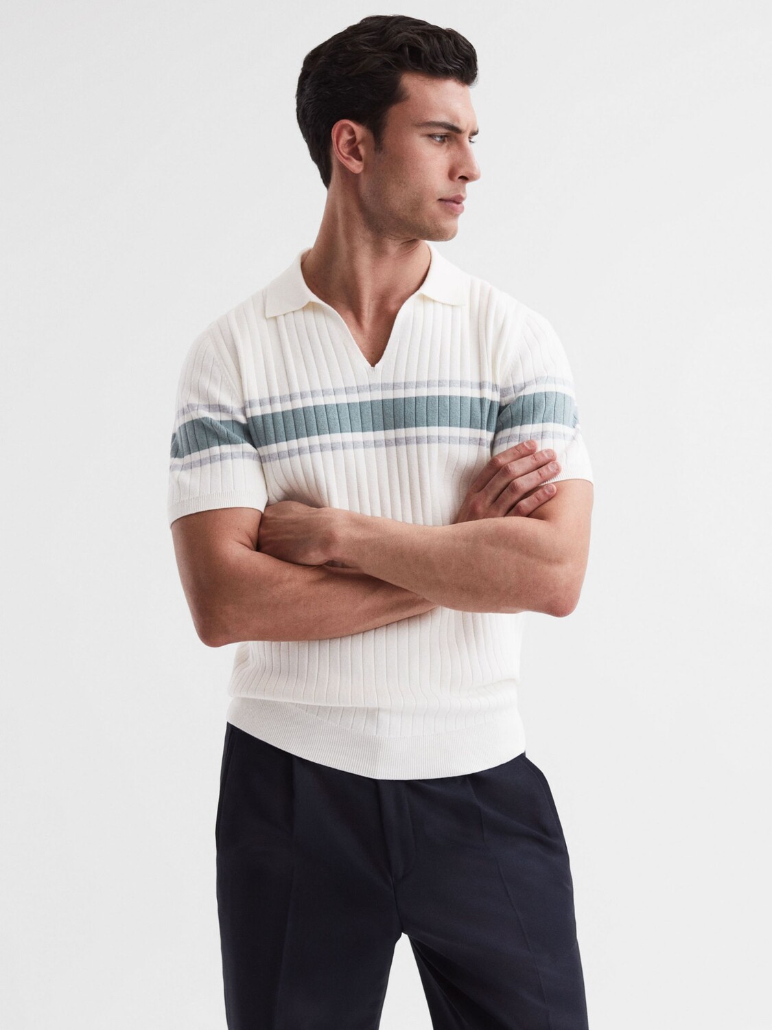 

Reiss Billingsgate Рубашка с открытым воротником в рубчик, Off White