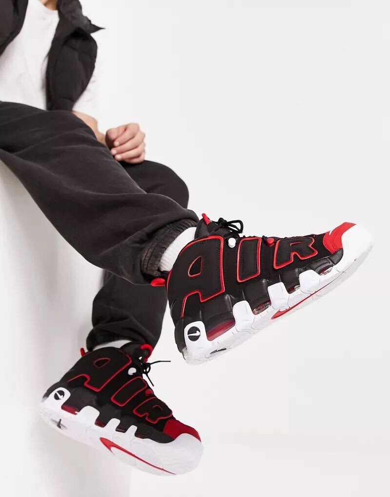 

Черно-красные кроссовки Nike Air More Uptempo '96