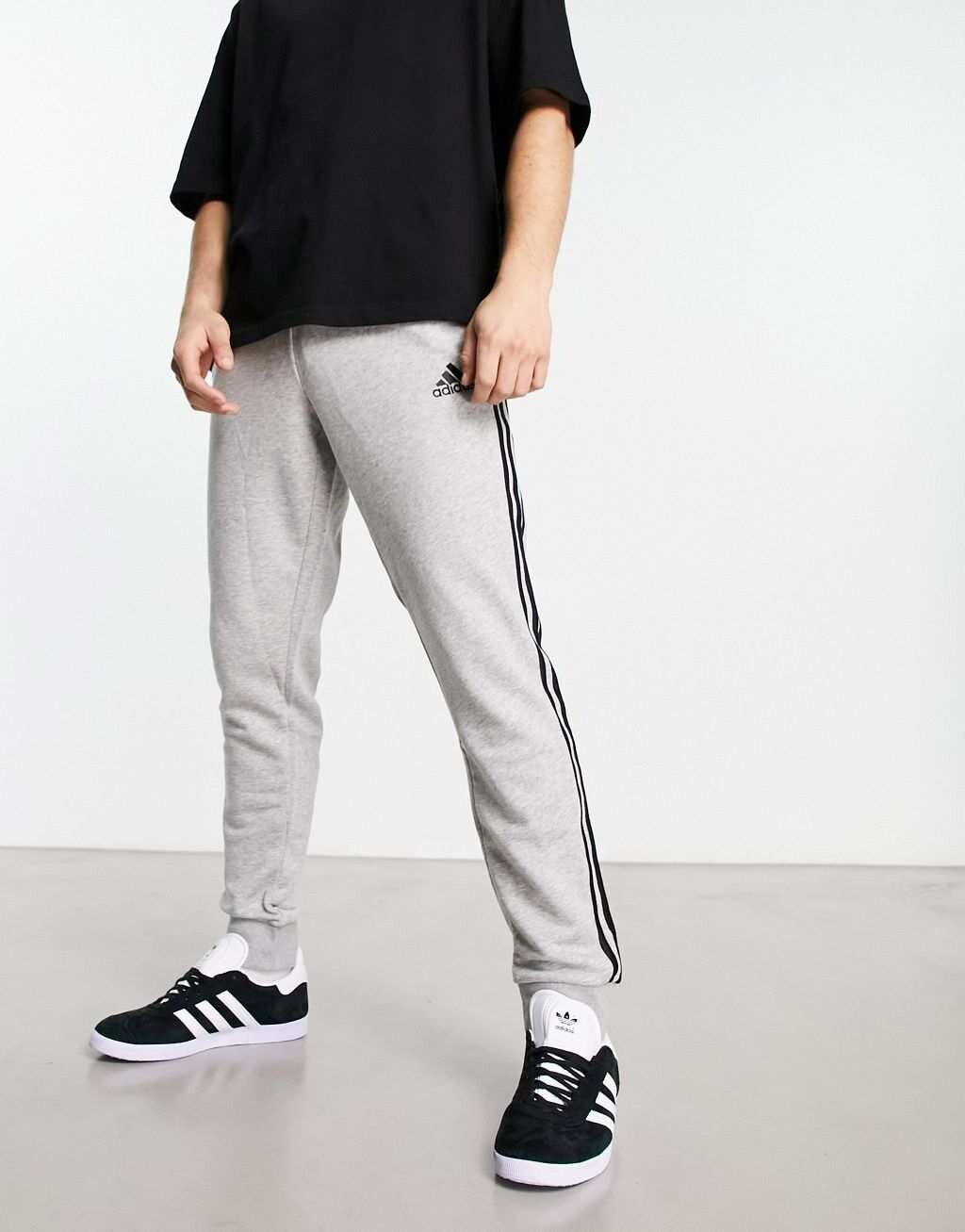 

Серые джоггеры с 3 полосками adidas Sportswear Essential