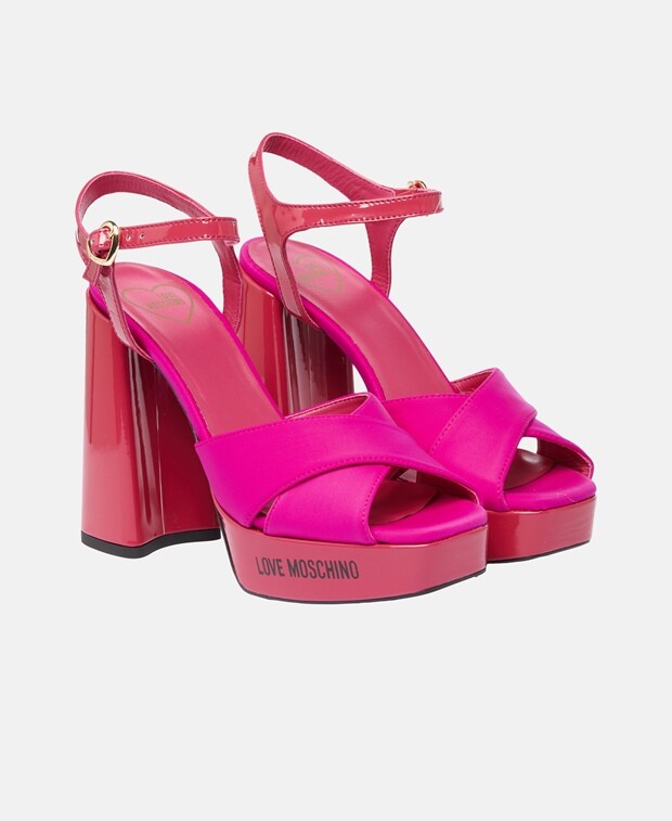 

Босоножки на каблуке Love Moschino, розовый