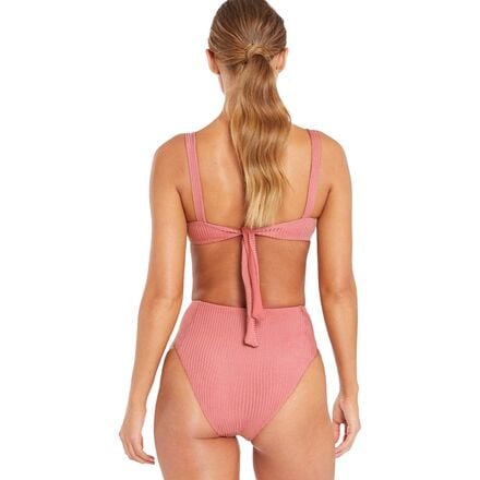 цена Плавки бикини Sienna с завышенной талией и дерзким вырезом - женские Vitamin A, цвет Pink Sands Shimmer Rib