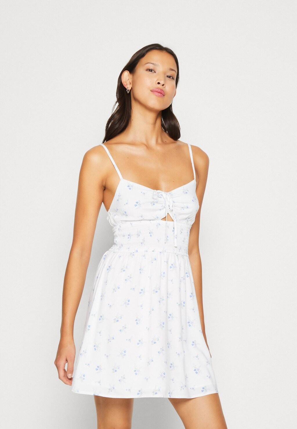 

Летнее платье Hollister Co.