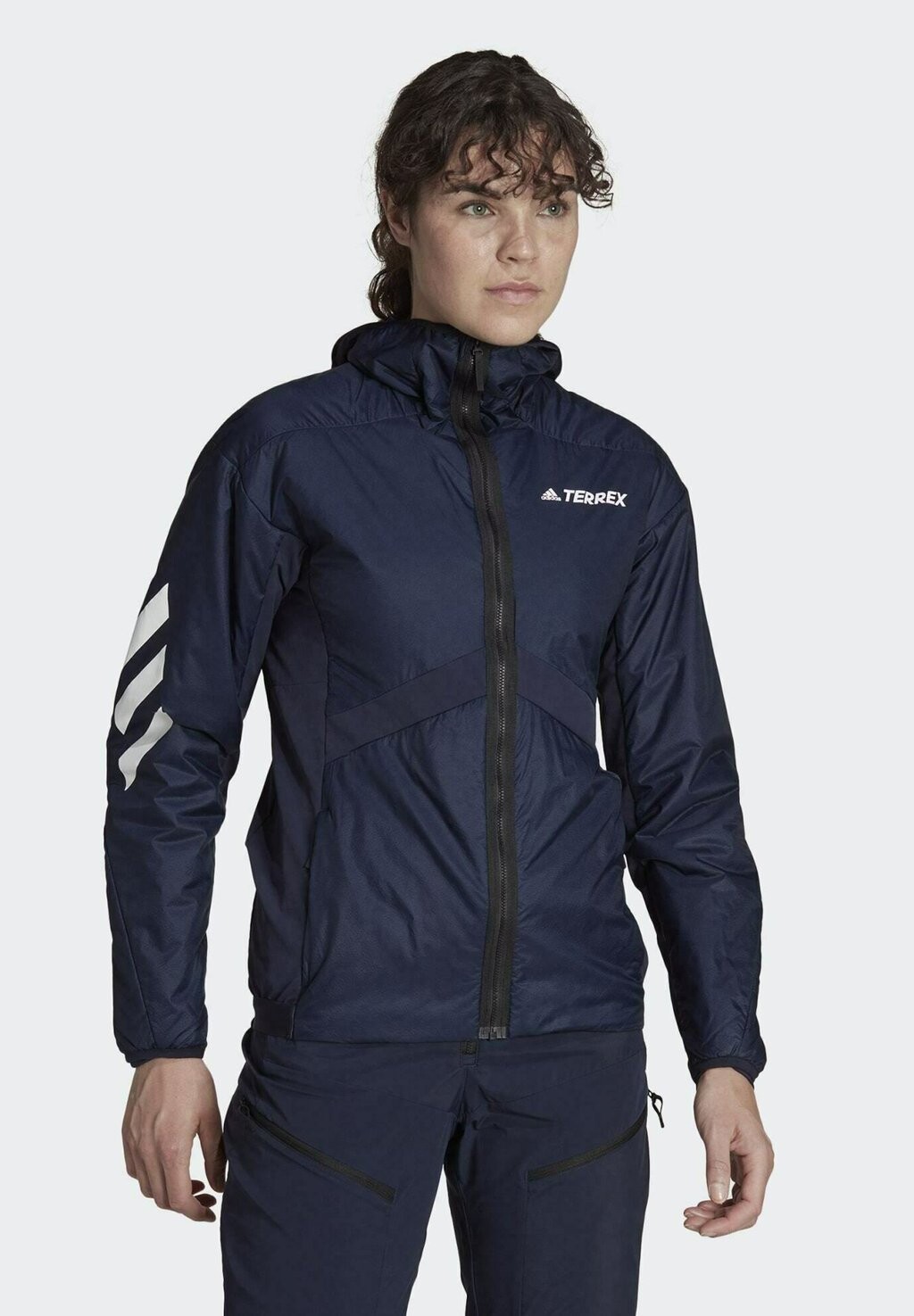 

Спортивная куртка Adidas