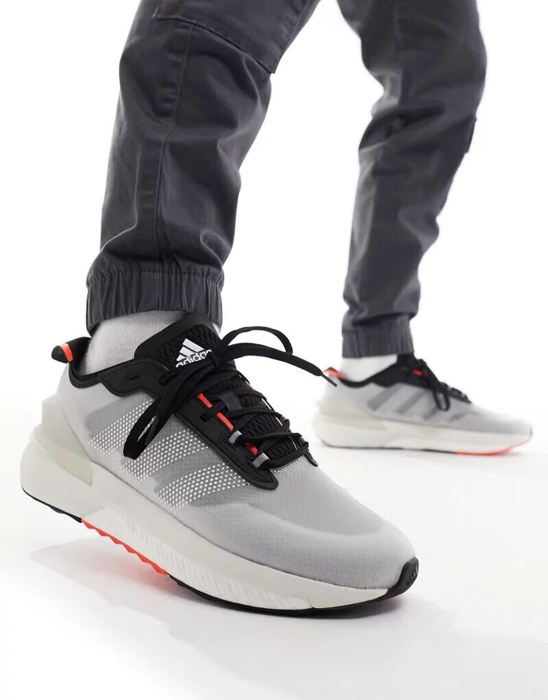 

Серые кроссовки adidas Training Avryn adidas performance