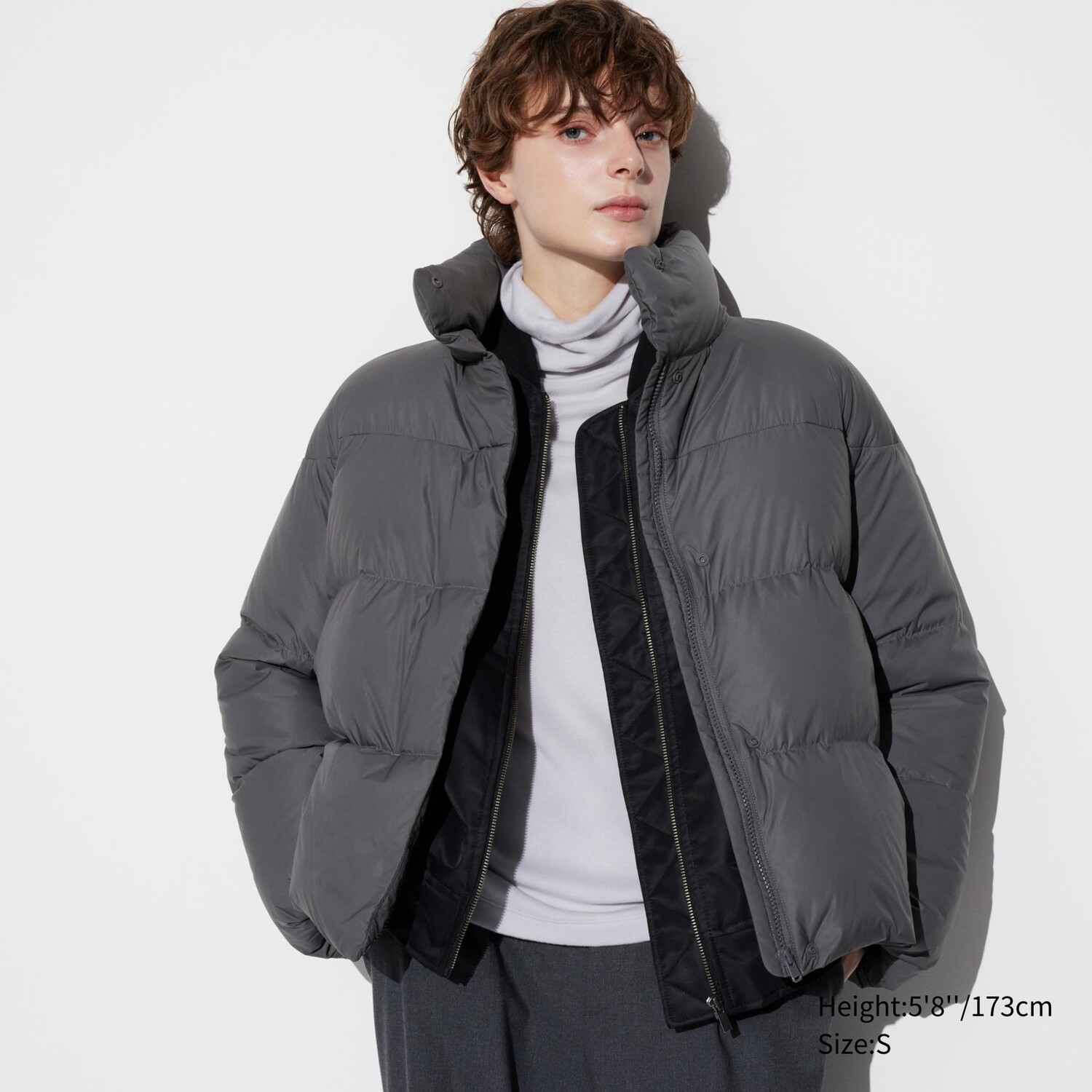 

Пуховик UNIQLO с антистатической подкладкой, серый