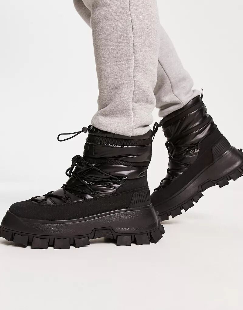 

Ботинки челси ASOS на массивной подошве с кружевной отделкой из черного нейлона с мокрым эффектом