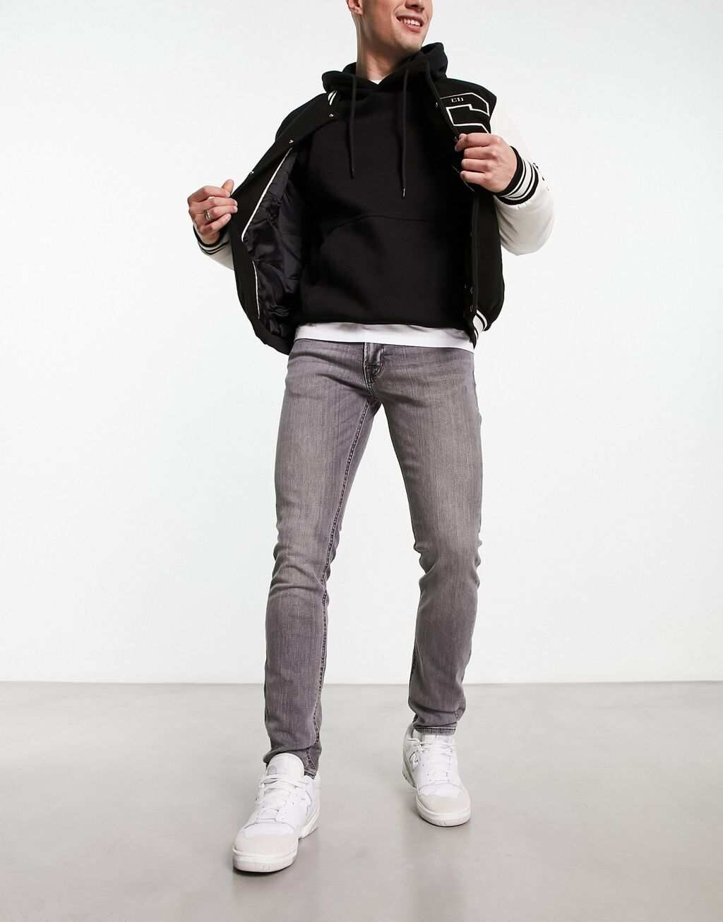 

Серые джинсы скинни Jack & Jones Intelligence Liam