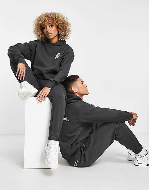 

Черная толстовка унисекс New Balance Members Club