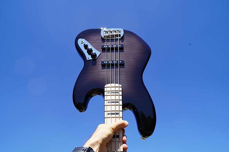 Басс гитара G&L USA Custom Shop JB Blackburst 4-String Electric Bass w/ Black Tolex Case