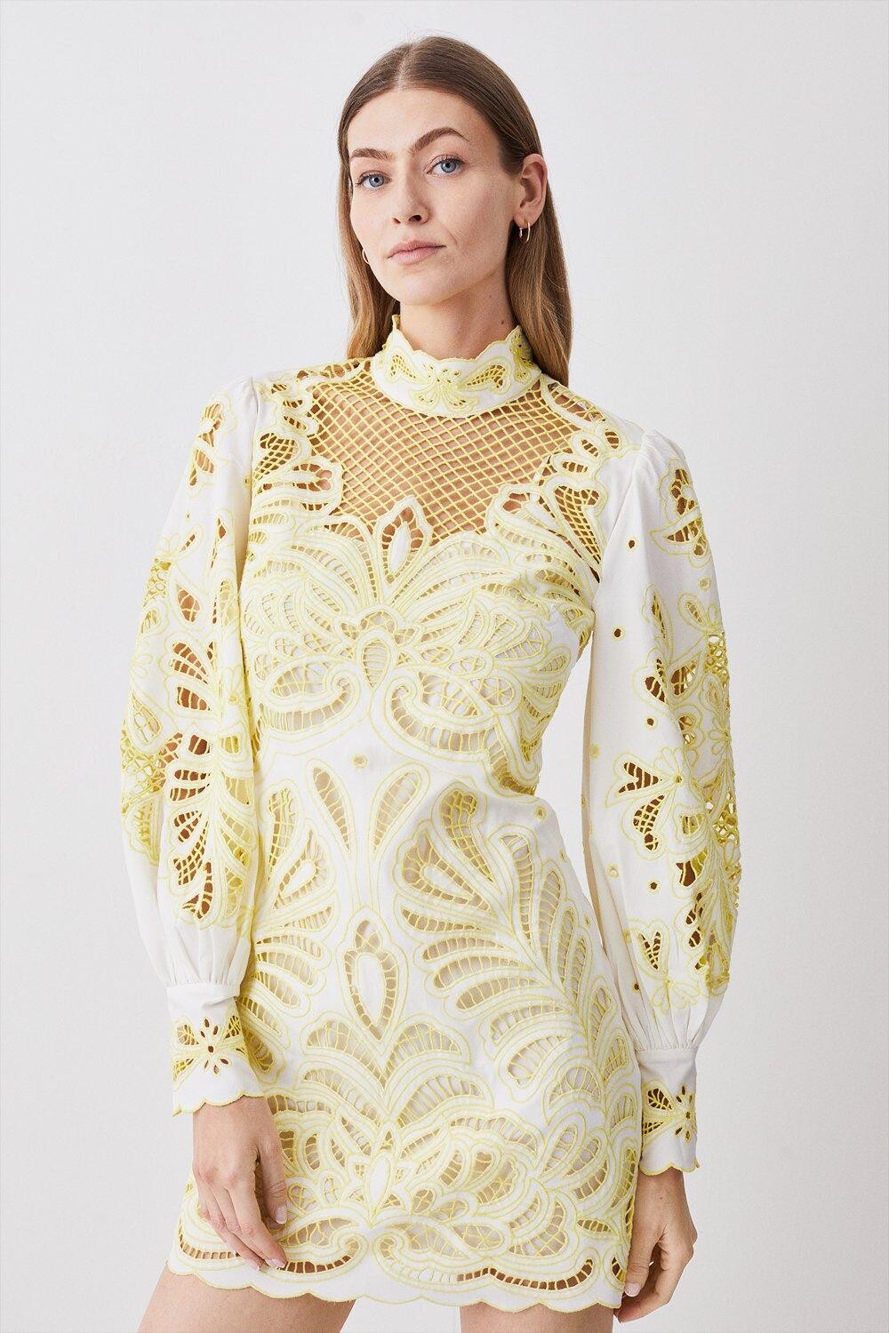 

Мини-платье из саржевой ткани с ажурной вышивкой Karen Millen, желтый