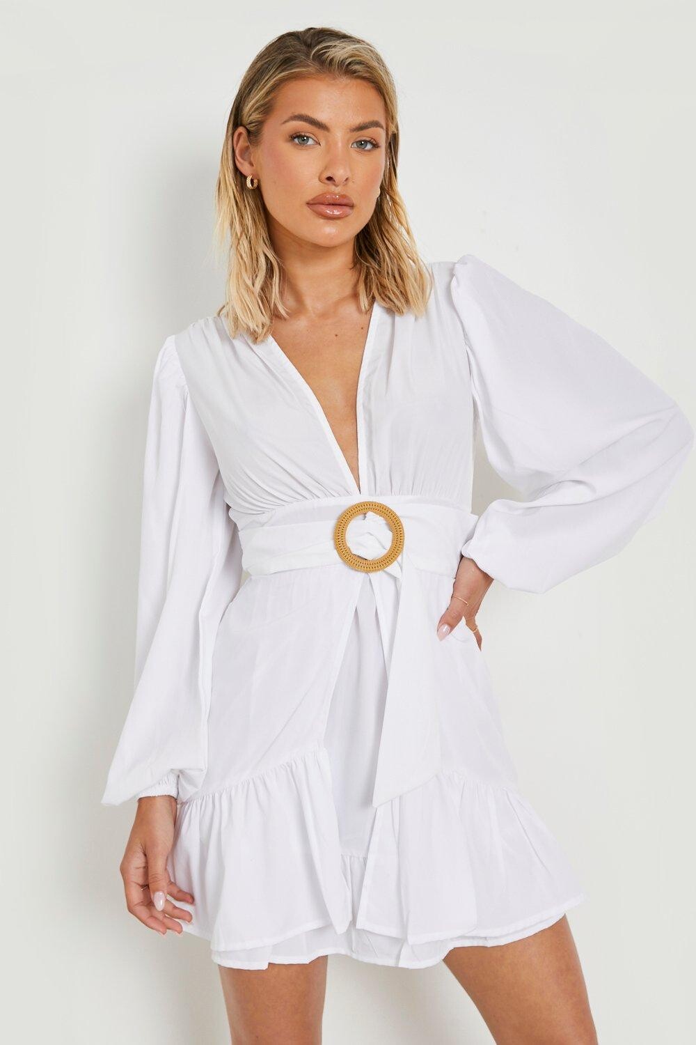 

Пляжное платье с пряжкой из рафии и поясом boohoo, белый