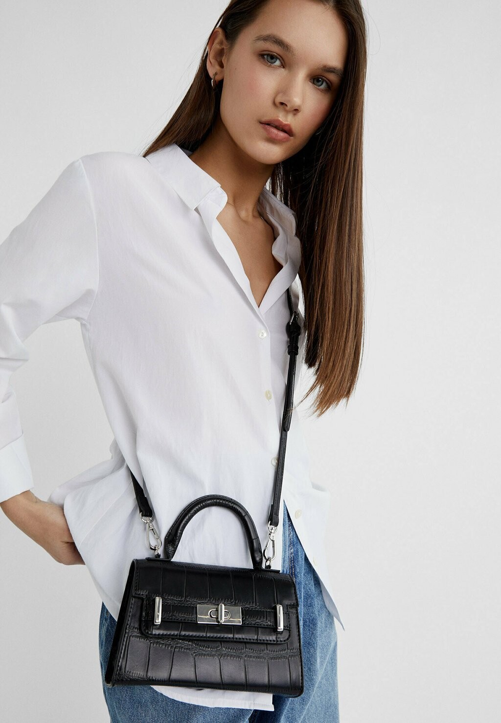 

Сумка Stradivarius, цвет black