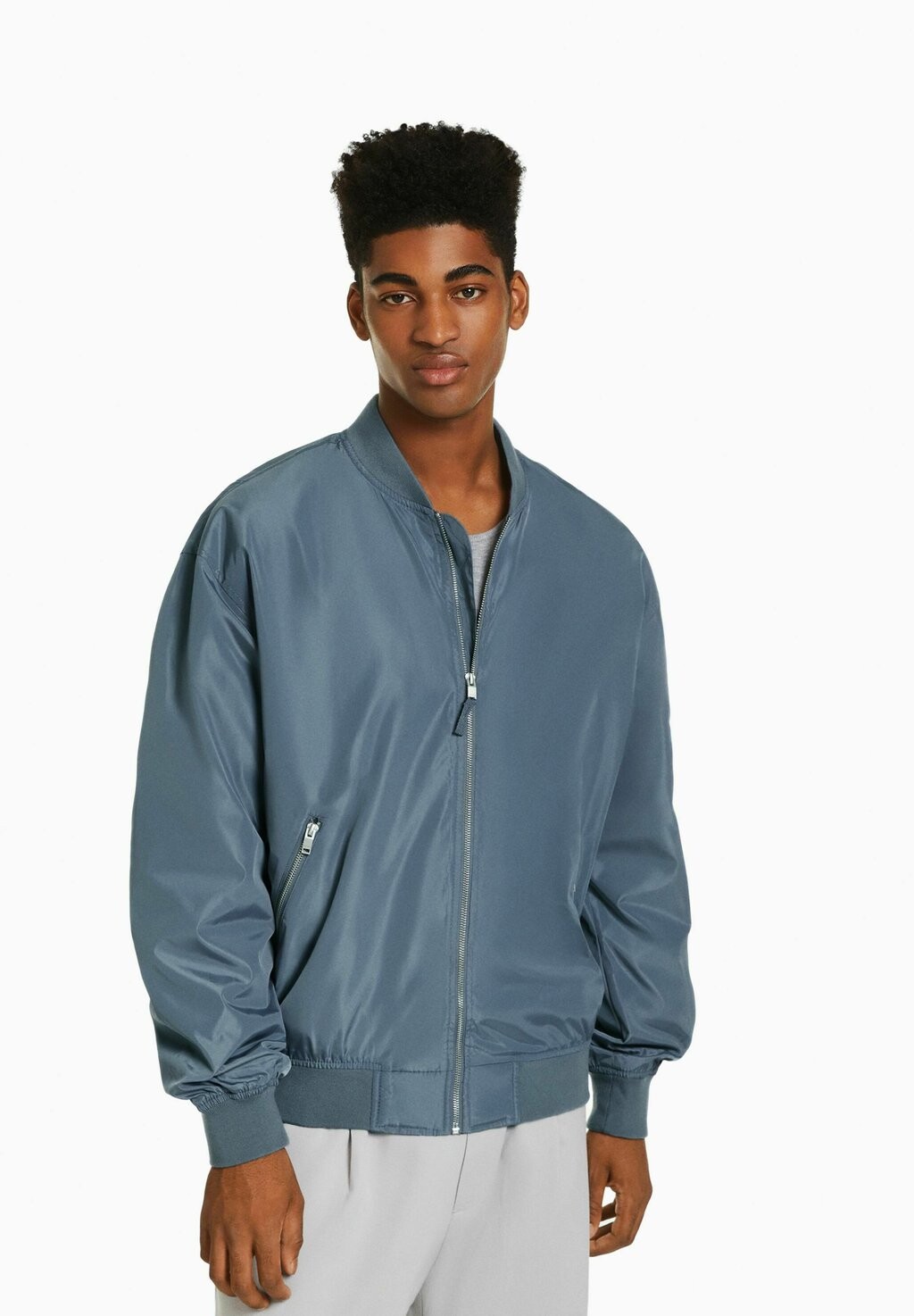 

Бомбер Bershka