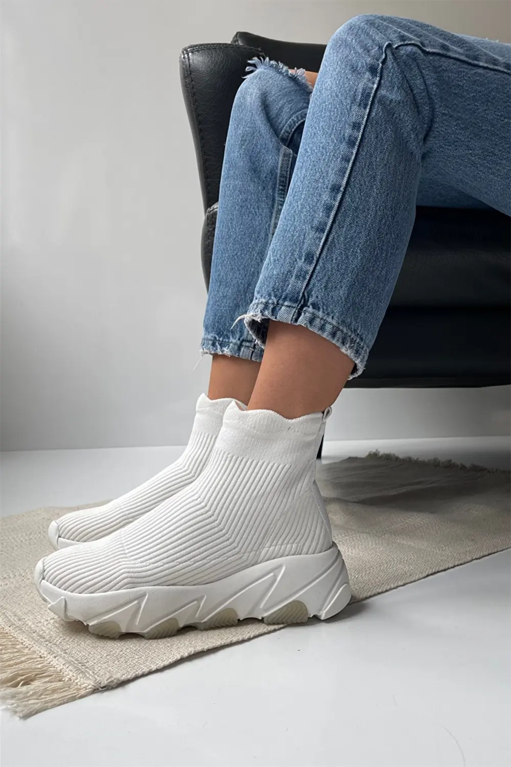 

Ботинки женские из трикотажа БЕЛЫЕ Mupa Shoes