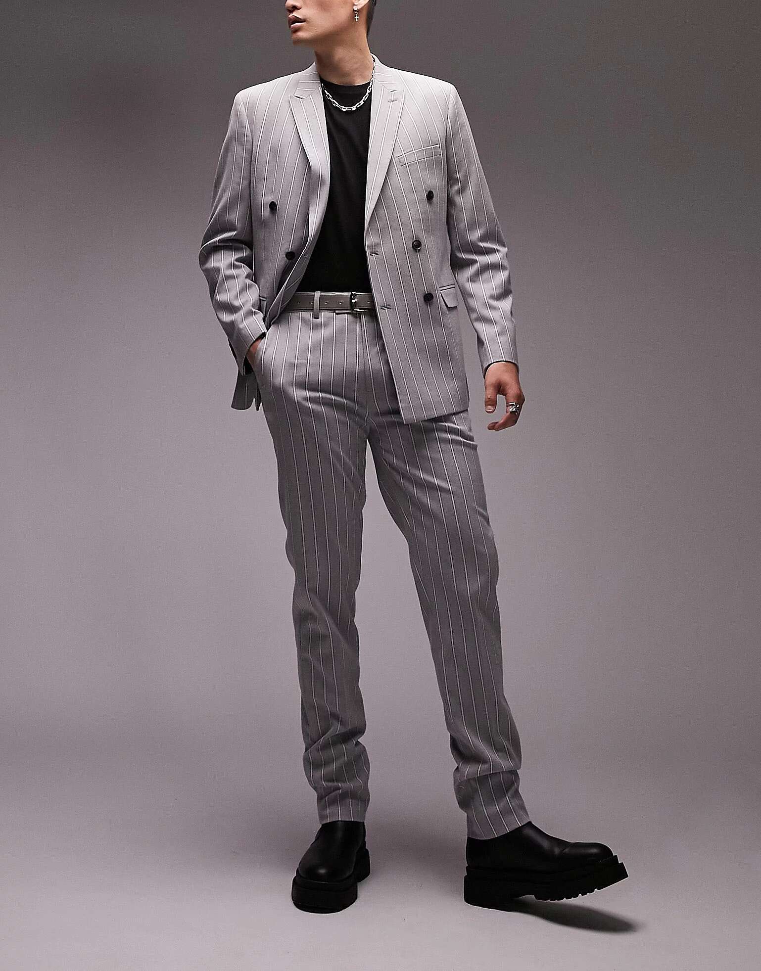 Серые узкие костюмные брюки в полоску Topman серые костюмные брюки суперскинни topman