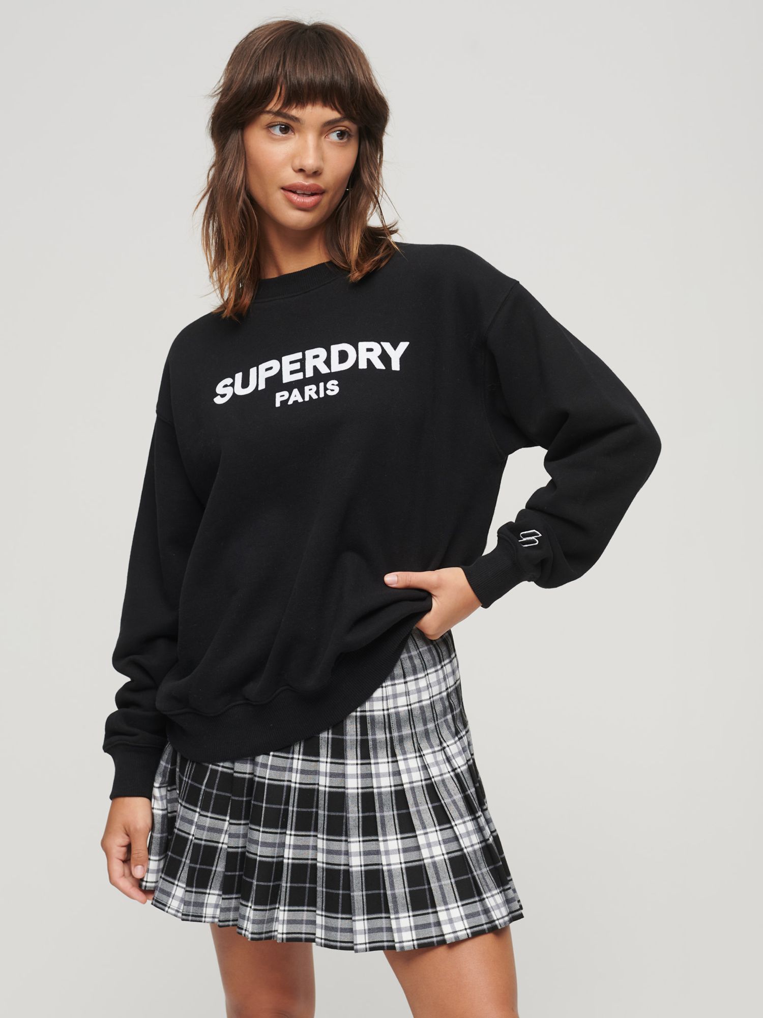 

Свободная толстовка с круглым вырезом Superdry Sport Luxe, черная, Черный