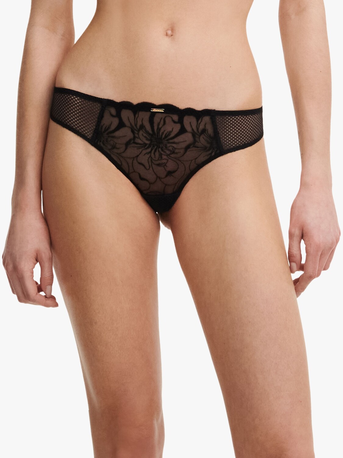 

Трусики Chantelle Fleurs Tanga, черные