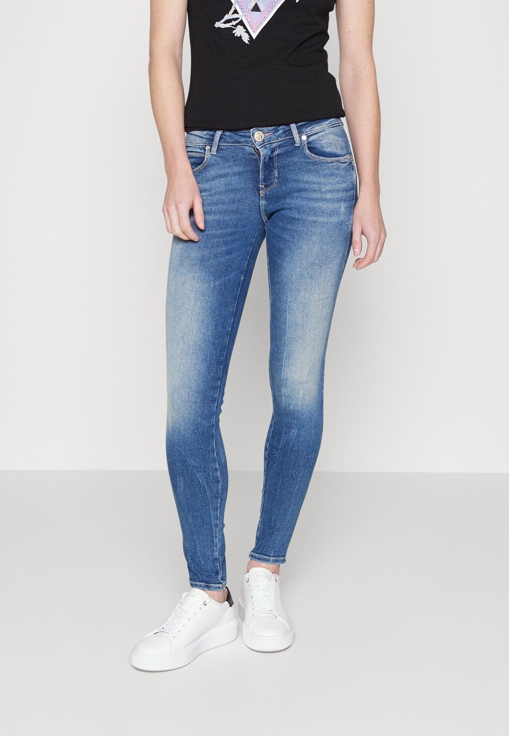 

Джинсы Skinny Fit Guess, синий