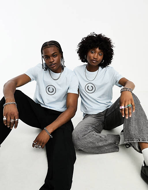 

Голубая футболка унисекс с логотипом Fred Perry, Синий