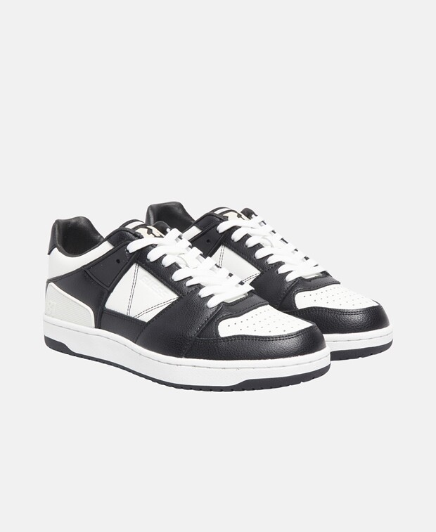 

Кроссовки Guess, черный