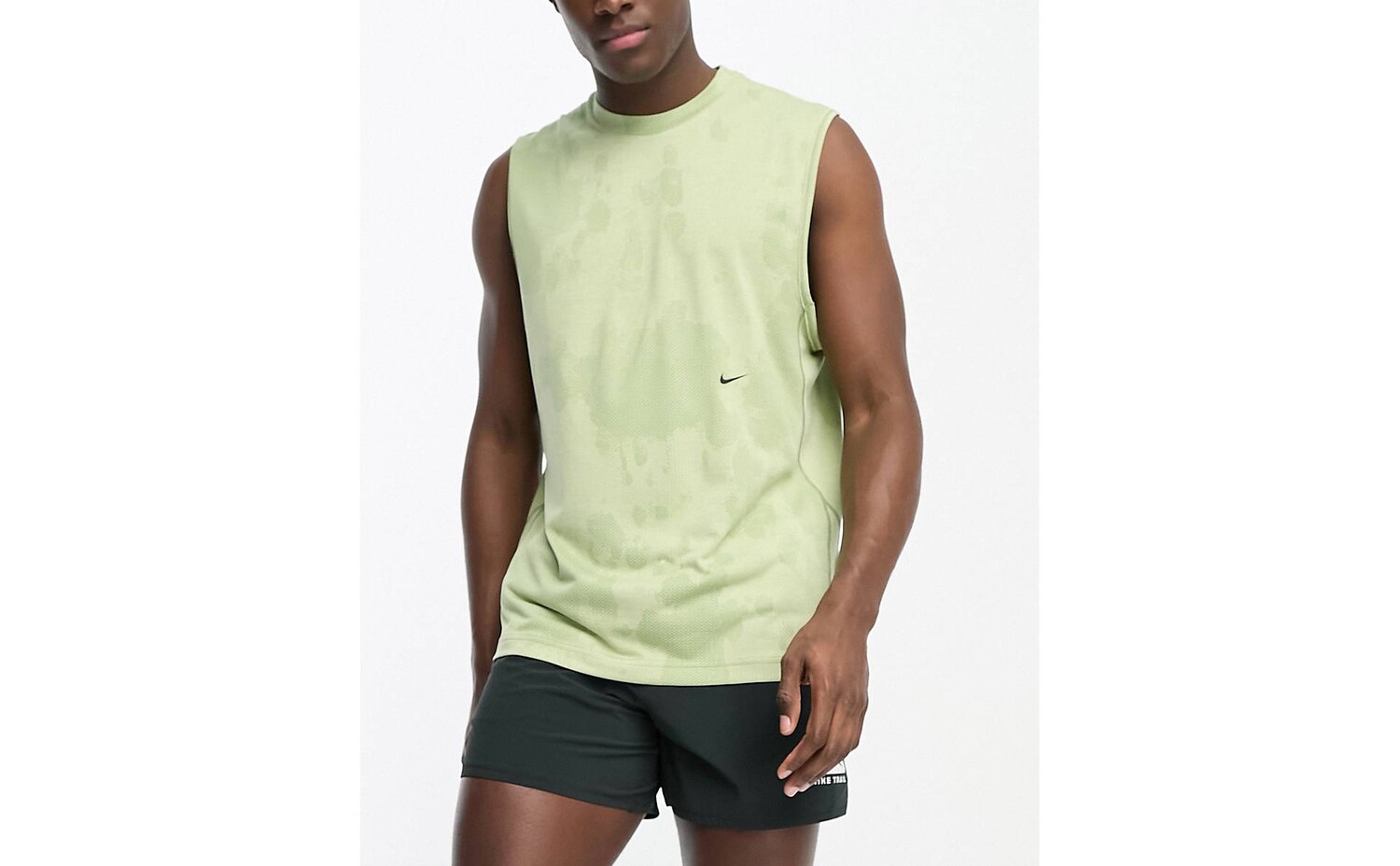 

Майка Nike Training APS Engineered Dri-Fit цвета хаки