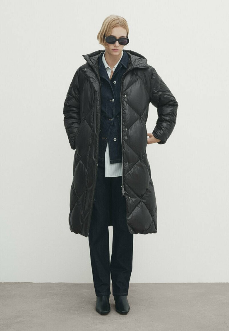 

Пуховик Massimo Dutti LONG With AND PADDING, черный