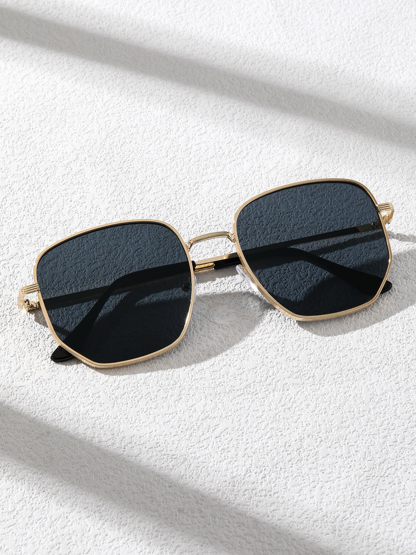 Модные очки в геометрической оправе с черными оттенками цена и фото