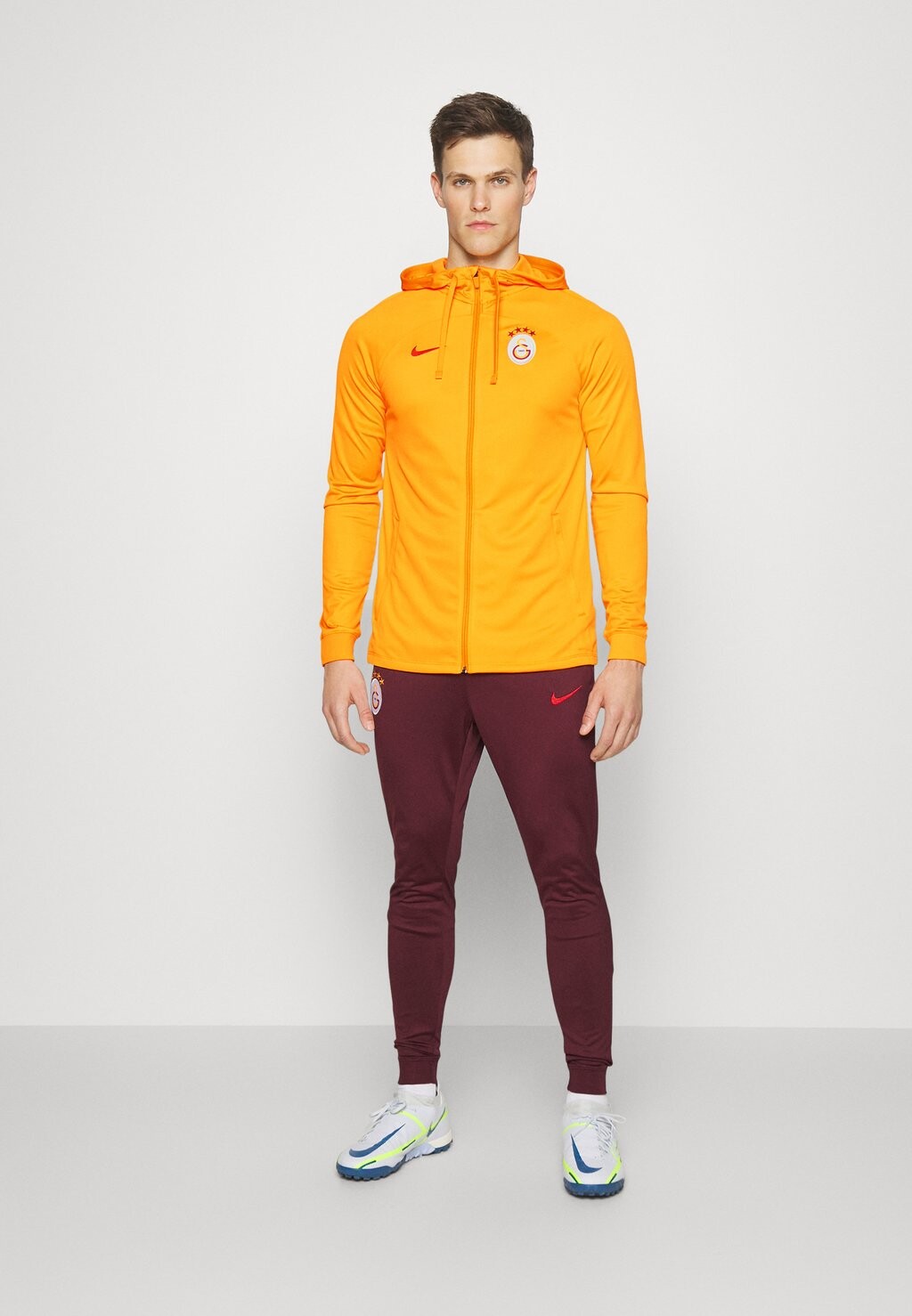 

Спортивный костюм Nike
