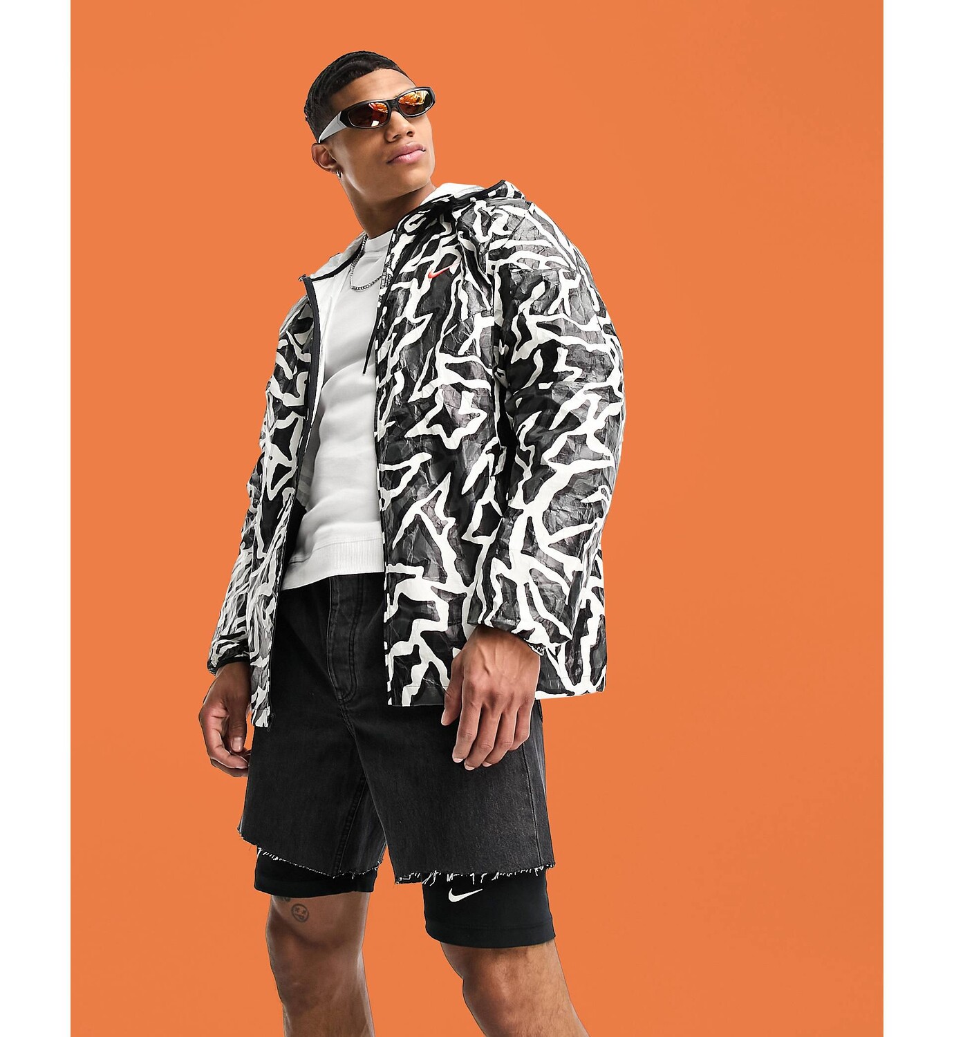 

Черная куртка с принтом Nike Trend, Черный