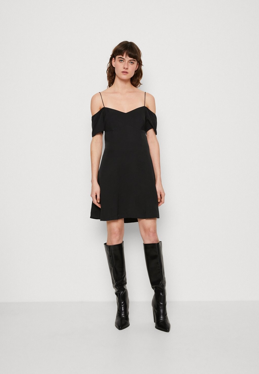 

Летнее платье Calvin Klein Jeans, черный
