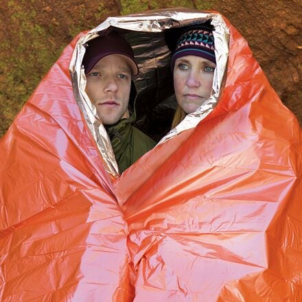 Одеяло для выживания Heatsheets на 2 человека S.O.L Survive Outdoors Longer, оранжевый/серый