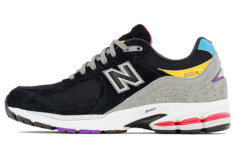 

Кроссовки мужские New Balance 2002R, черный / серый