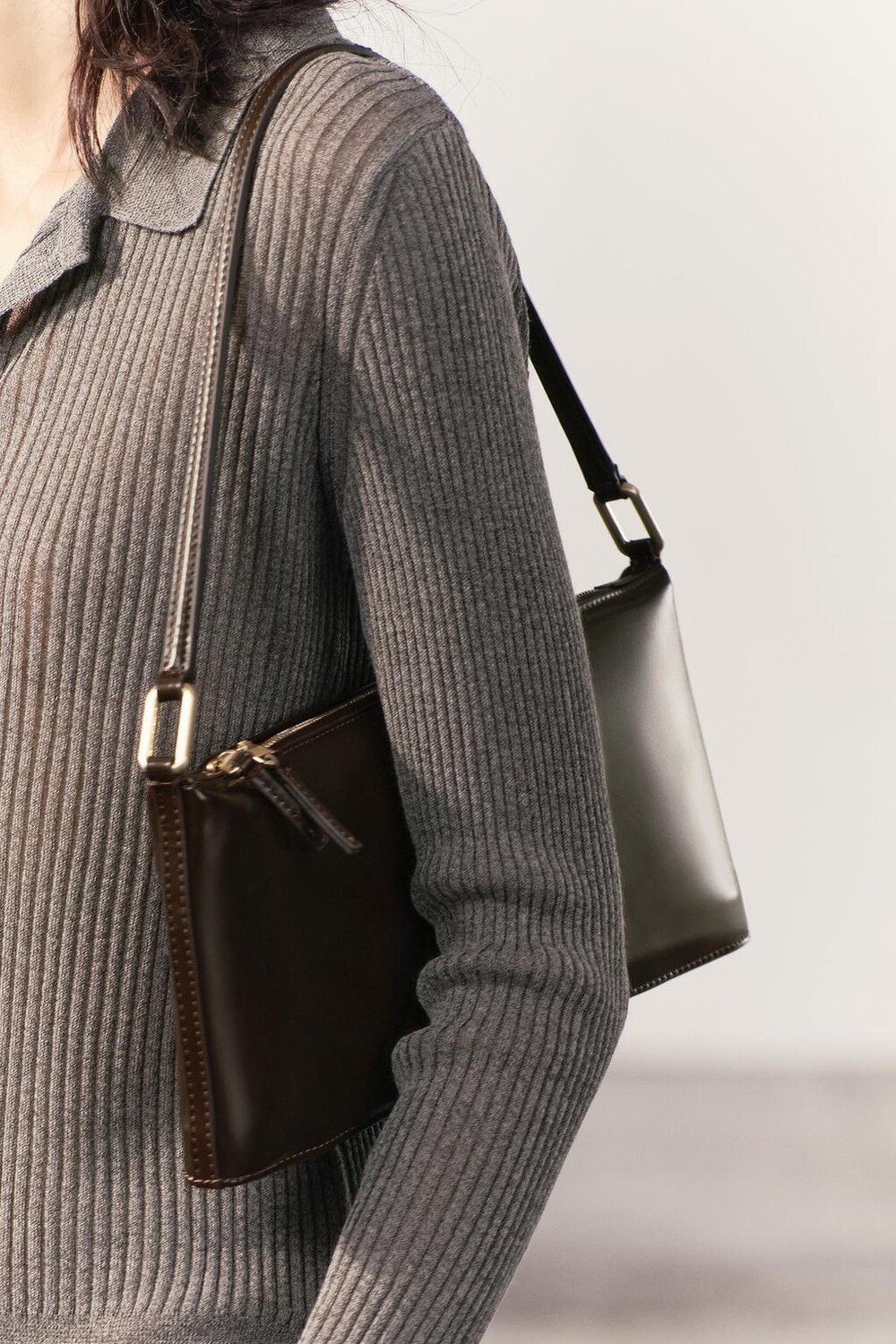 

Сумка на молнии ZARA, коричневый