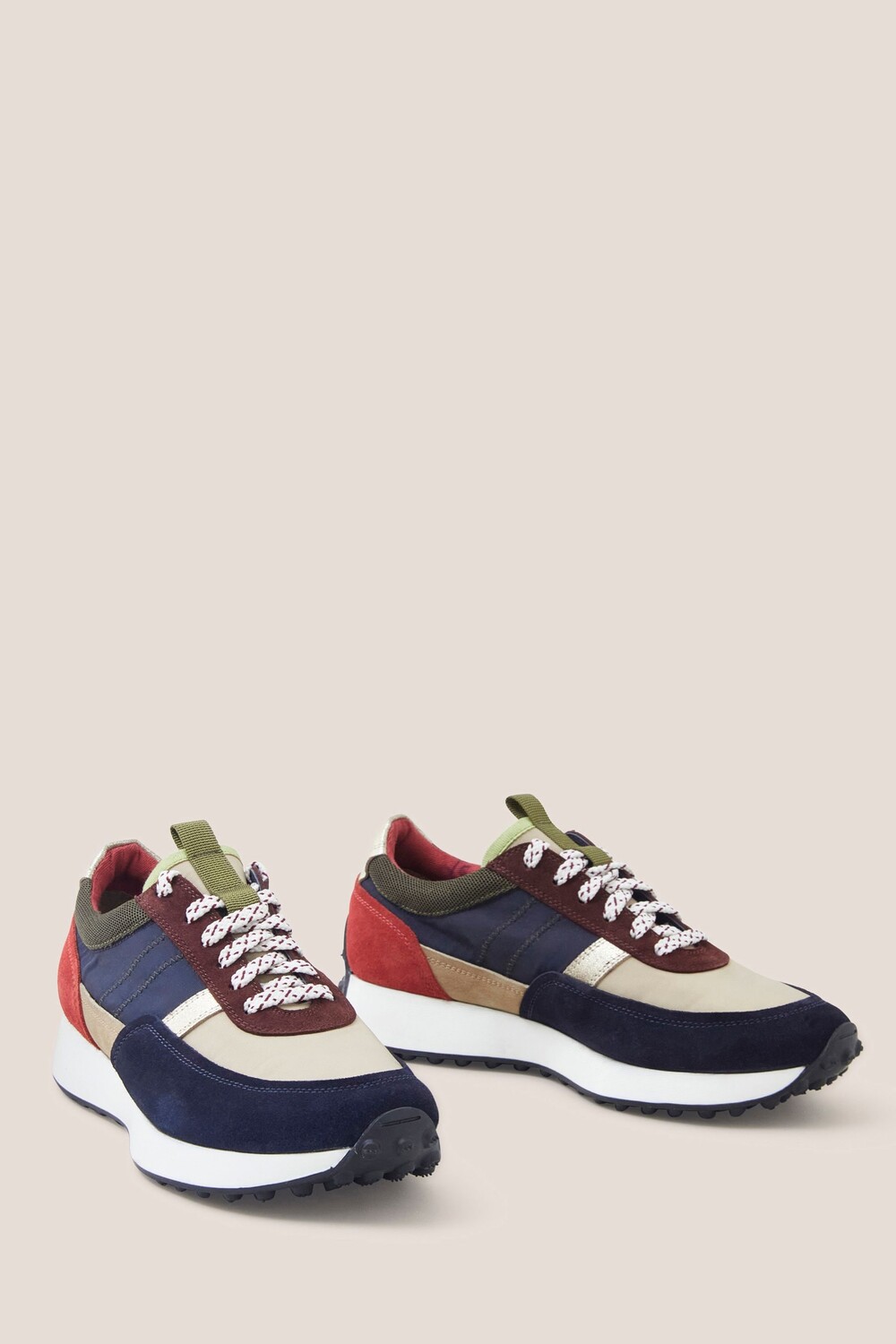 

Синие кроссовки Retro Runner на шнуровке White Stuff, синий