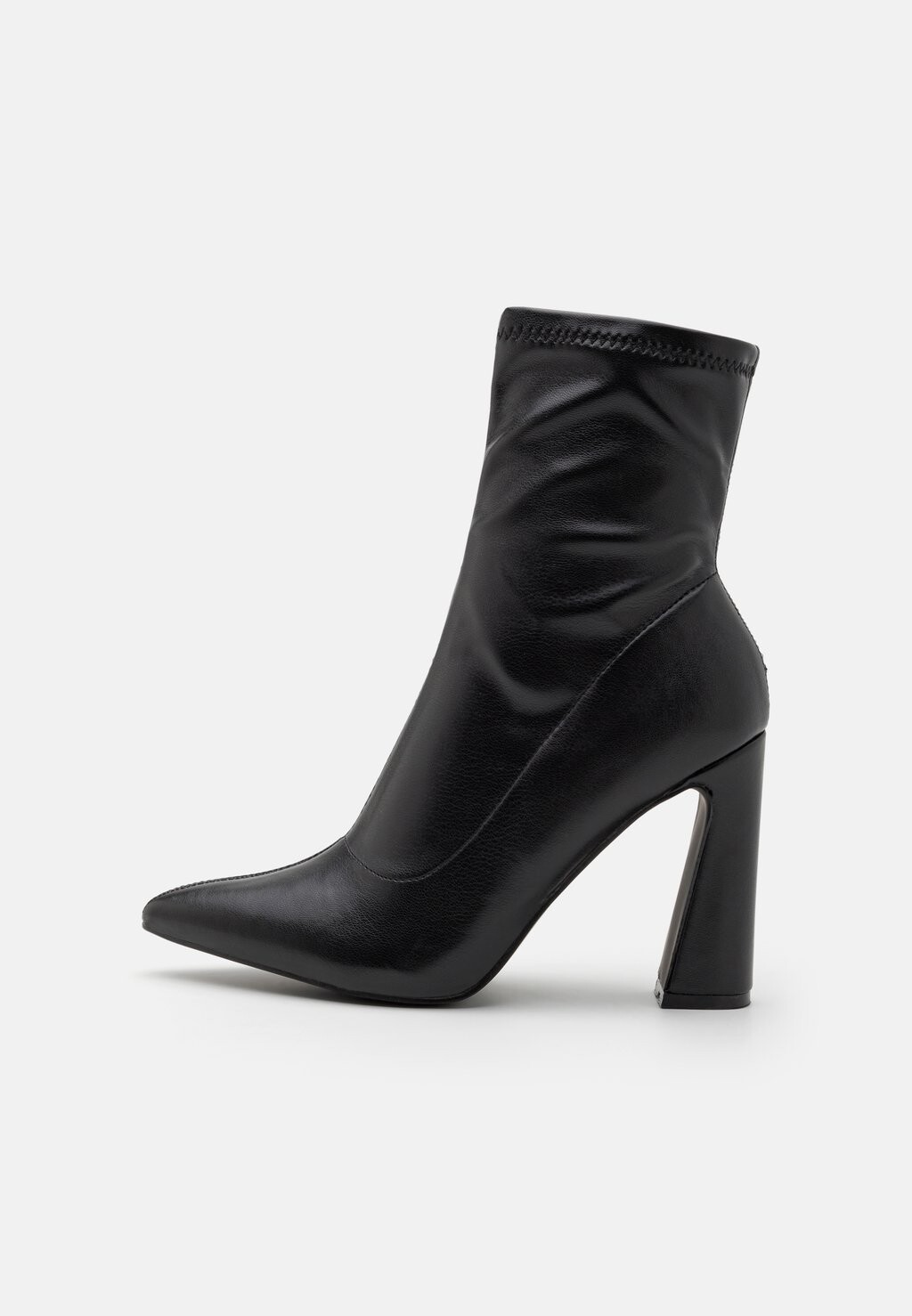 

Ботильоны на каблуке Cheyenne B.E.D Foam Call it Spring, черный