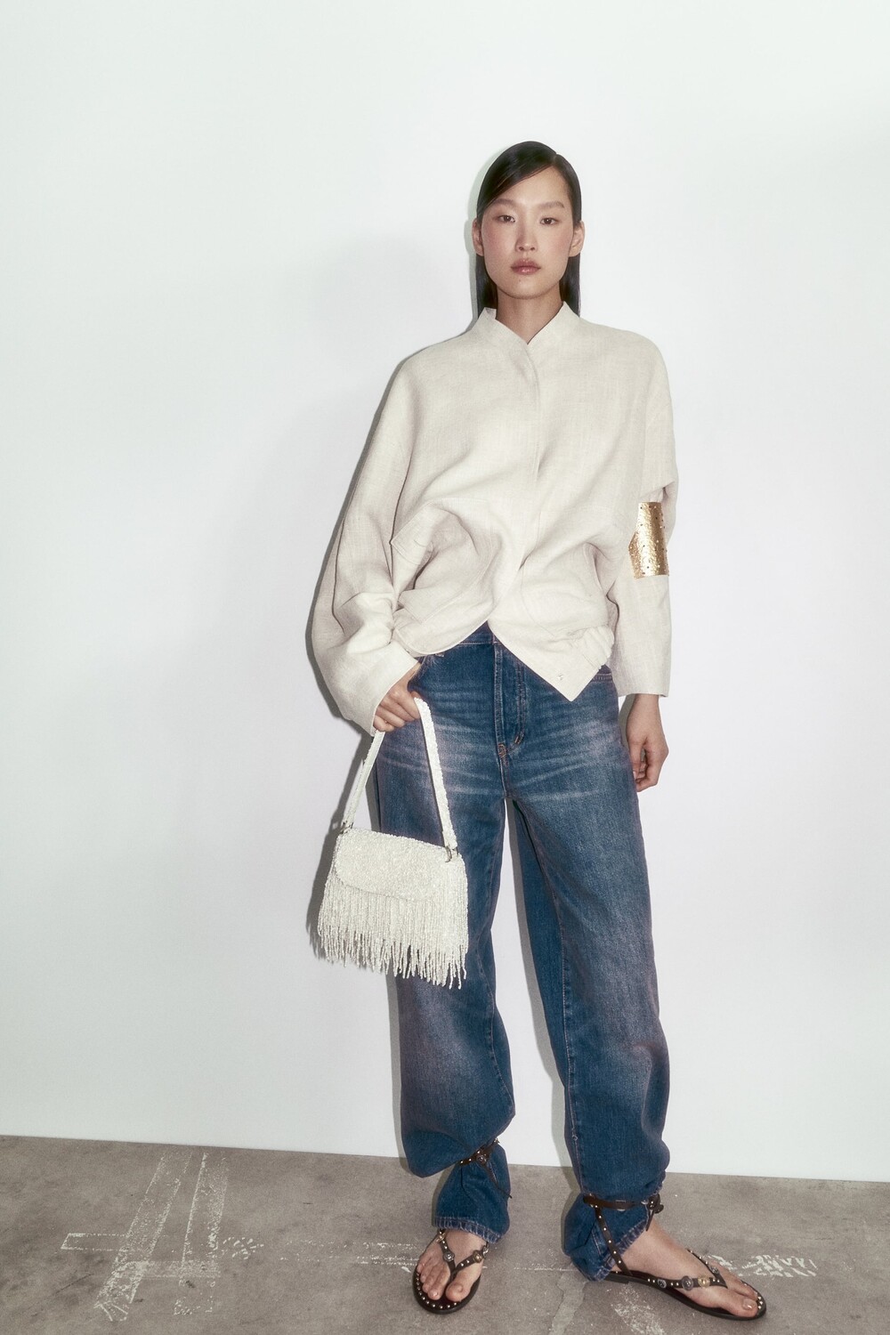 

Сумка на плечо с вышивкой жемчугом Zara, белый