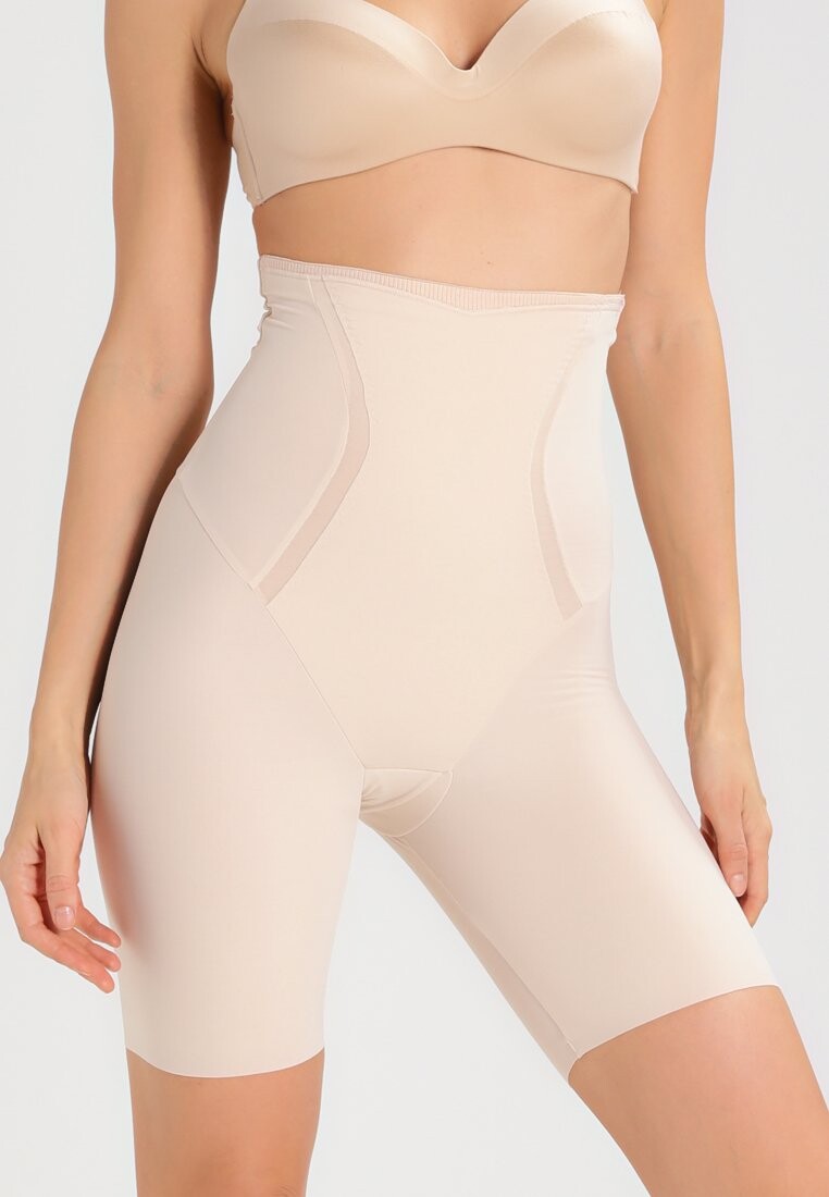 

Корректирующее белье Maidenform