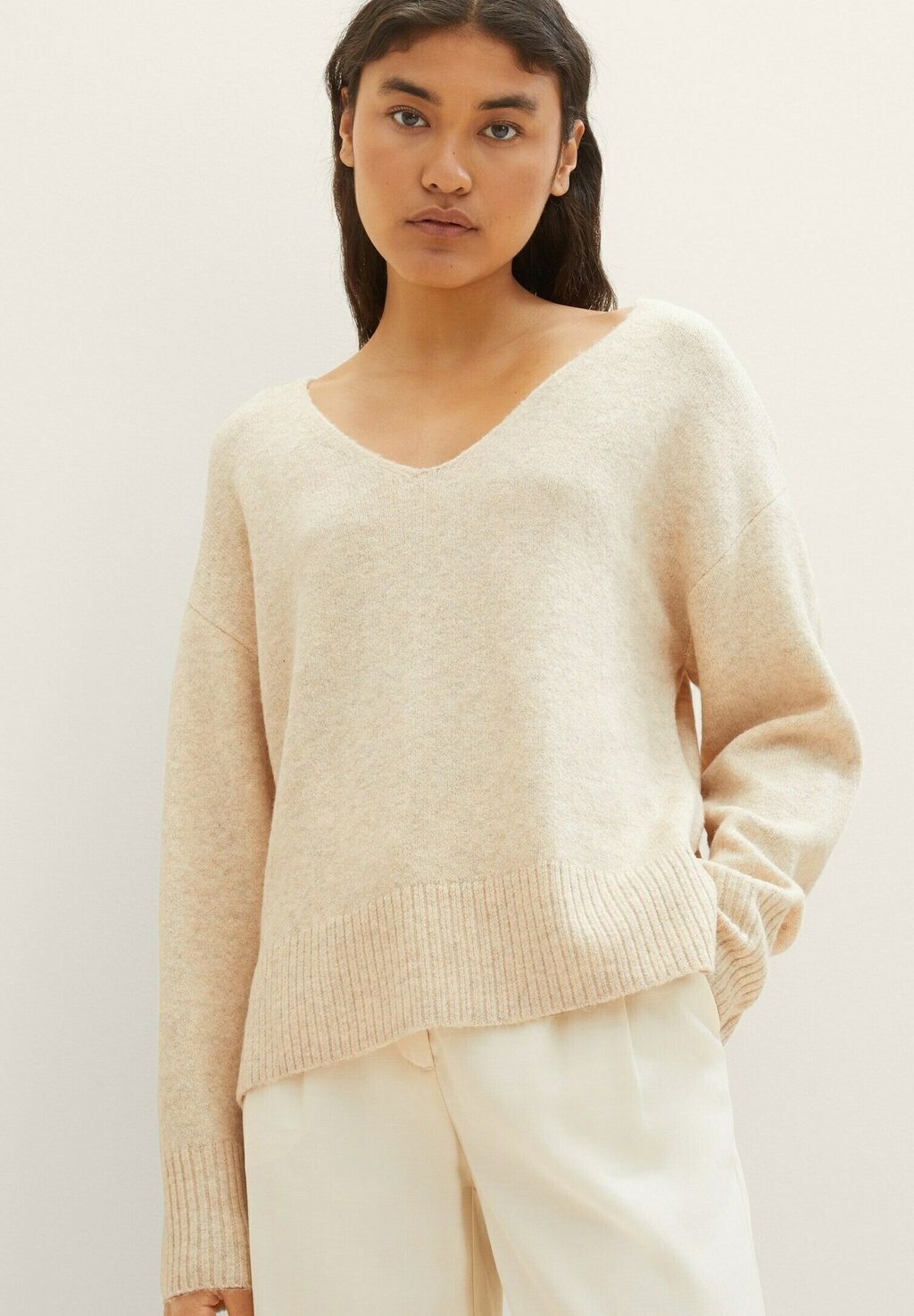 

Свитшот TOM TAILOR DENIM MIT V AUSSCHNITT, цвет dusty sand beige melange