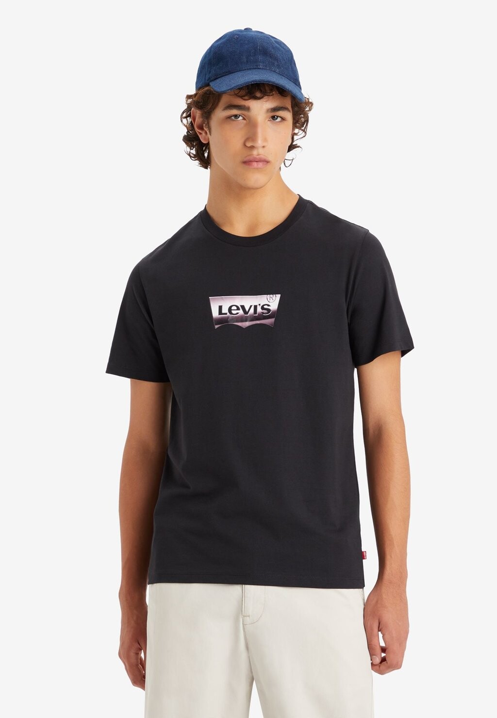 

Футболка с принтом Graphic Crewneck Tee Levi's, цвет chrome caviar