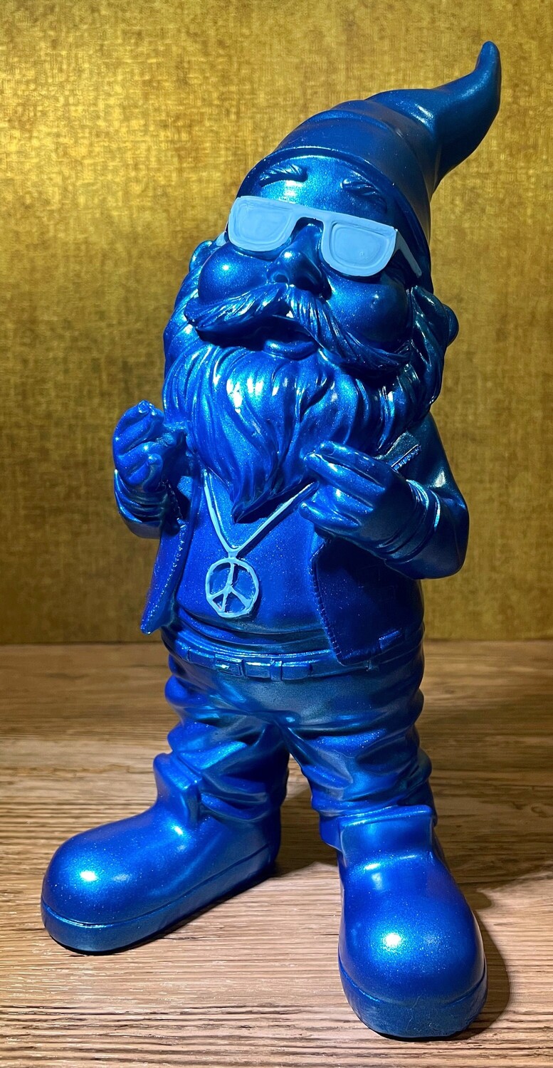 

Качалка Garden gnome с цепочкой, Glitter Blue-Blue Edition, синяя с эффектом блесток, расписанная вручную, устойчивая к атмосферным воздействиям, из высококачественной синтетической смолы.