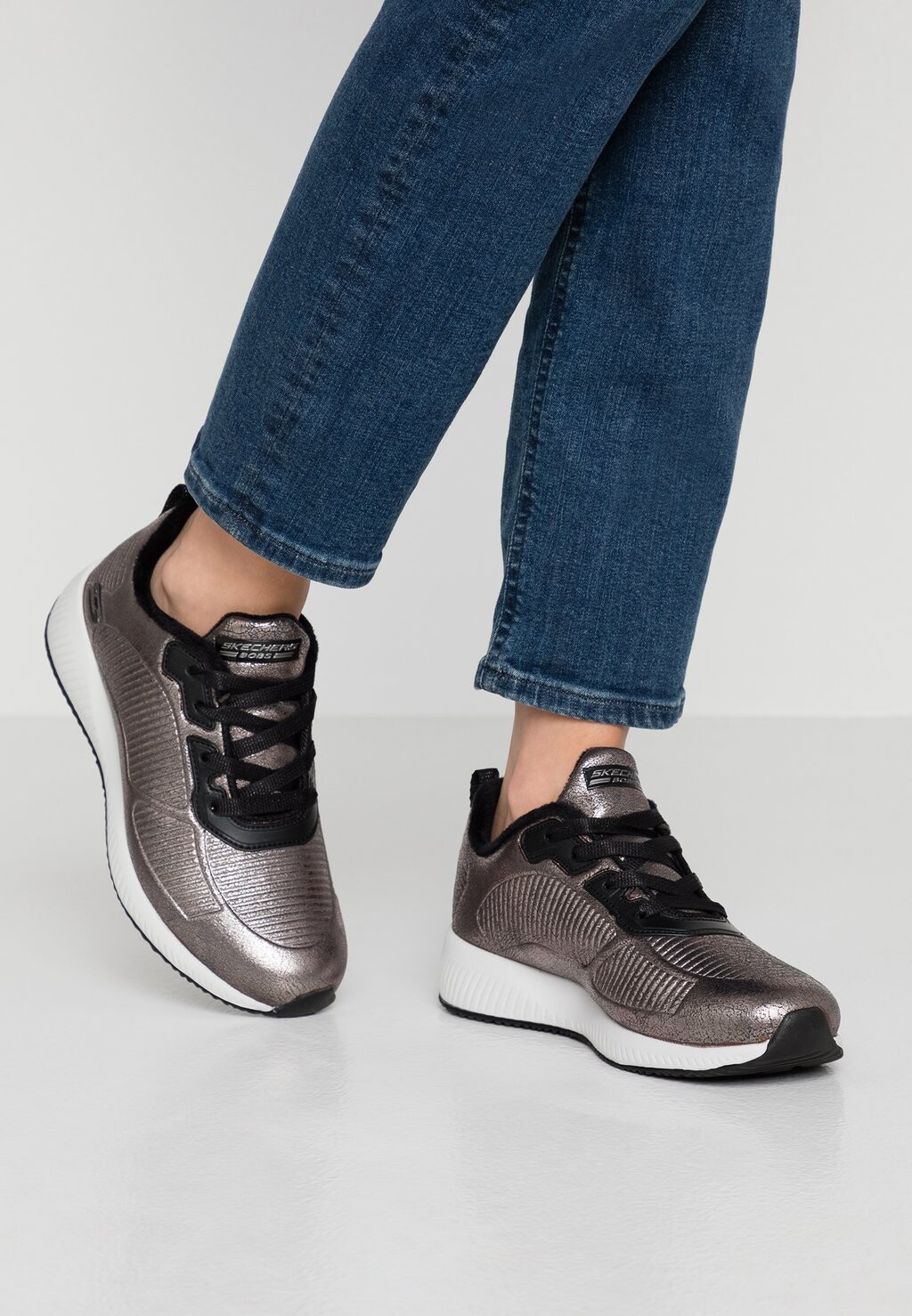 

Кроссовки Skechers
