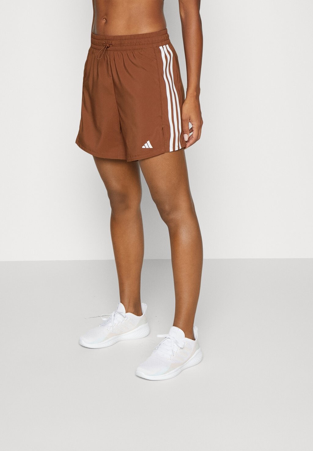 

Спортивные шорты Adidas, коричневый